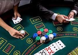 Aplikasi bantaitogel di layar ponsel menampilkan Bigger Bass Bonanza dan opsi pembayaran DANA dan QRIS